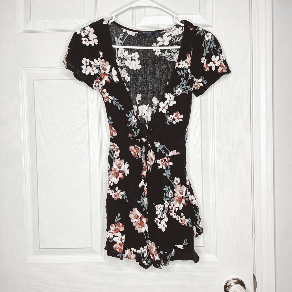 American Eagle tie front floral cutout romper - Picture 1 of 6